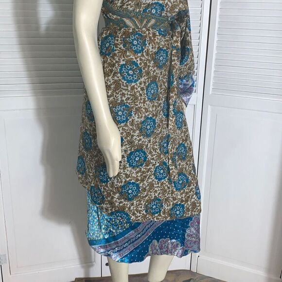 Earthbound 100% Silk Blue Floral Paisley Double Layered Sari Wrap Skirt Dress On - Picture 5 of 14